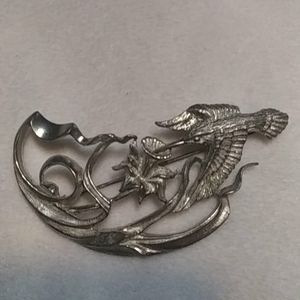 Humming bird brooch pin